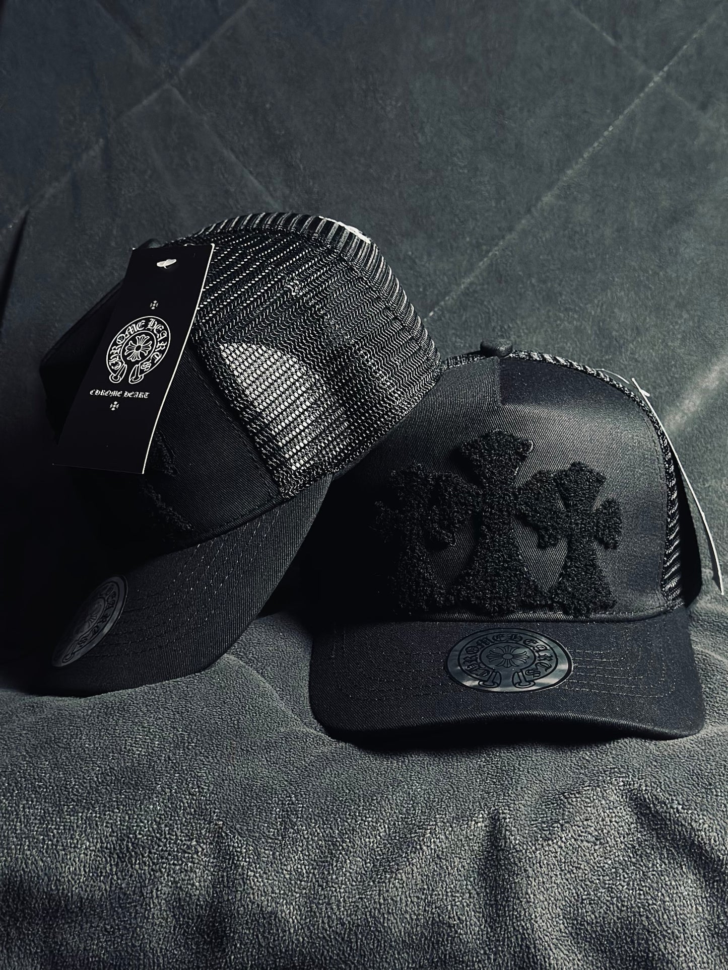 TRIPLE CROSS BLACK